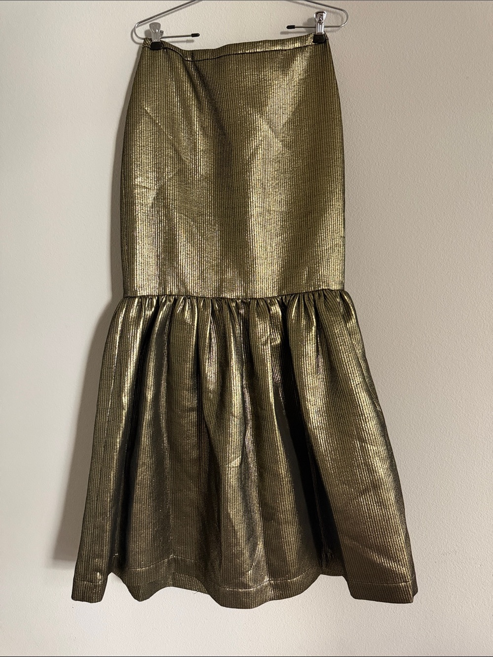 BCBGMaxAzria Metallic Gold A-Line Mermaid Hem Skirt